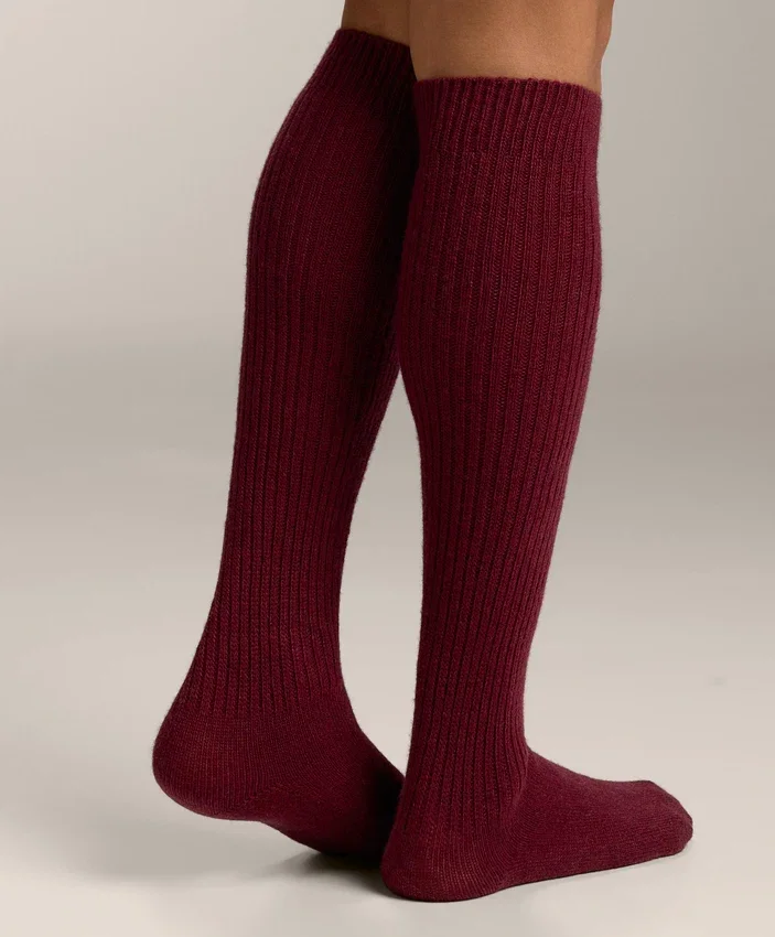 18 % Kaschmir, 13 % Wolle, lange Socken 18 % Kaschmir, 13 % Wolle, lange Socken