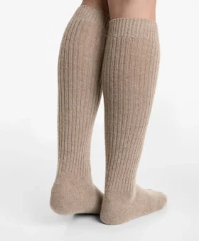 18 % Kaschmir, 13 % Wolle, lange Socken