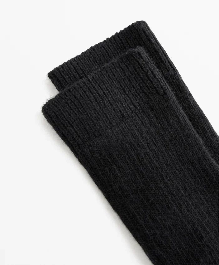 18 % Kaschmir, 13 % Wolle, lange Socken 18 % Kaschmir, 13 % Wolle, lange Socken