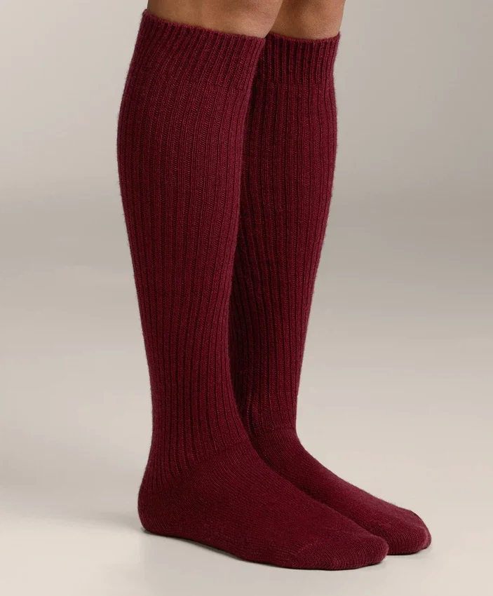 18 % Kaschmir, 13 % Wolle, lange Socken 18 % Kaschmir, 13 % Wolle, lange Socken