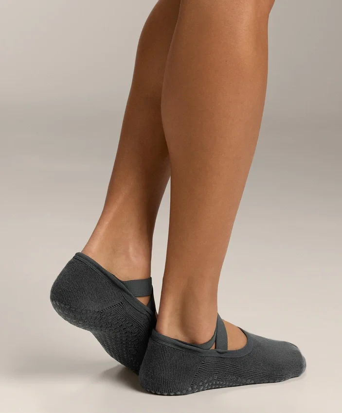2 Paar gepolsterte Yoga- und Pilates-Socken aus Baumwollmischung mit gekreuzten Bändern 2 Paar gepolsterte Yoga- und Pilates-Socken aus Baumwollmischung mit gekreuzten Bändern