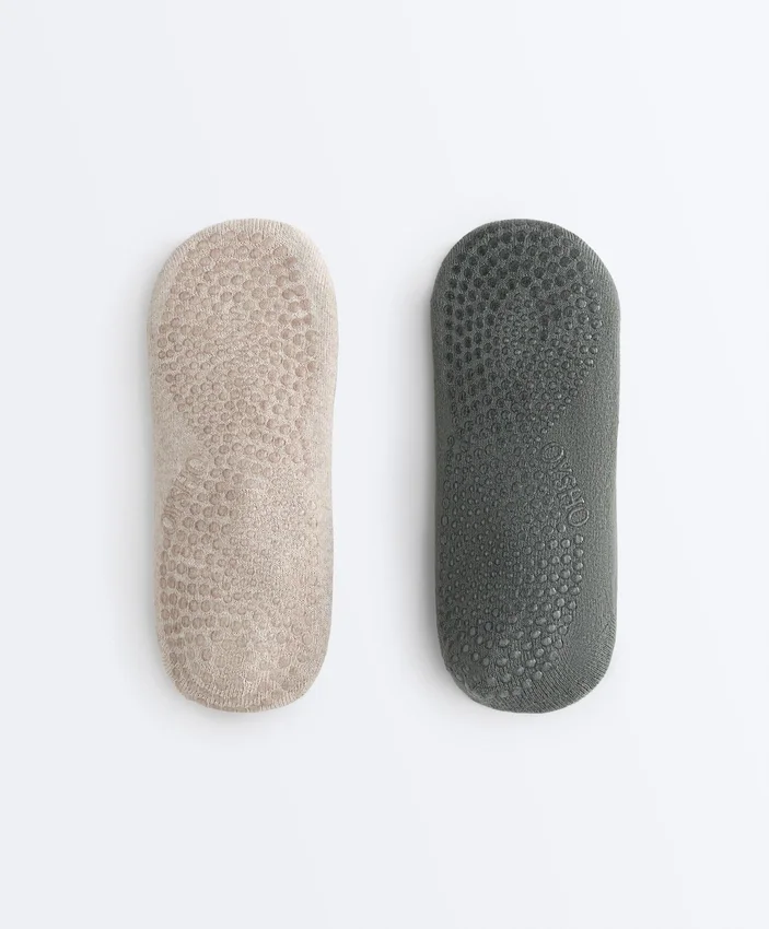 2 Paar gepolsterte Yoga- und Pilates-Socken aus Baumwollmischung mit gekreuzten Bändern 2 Paar gepolsterte Yoga- und Pilates-Socken aus Baumwollmischung mit gekreuzten Bändern