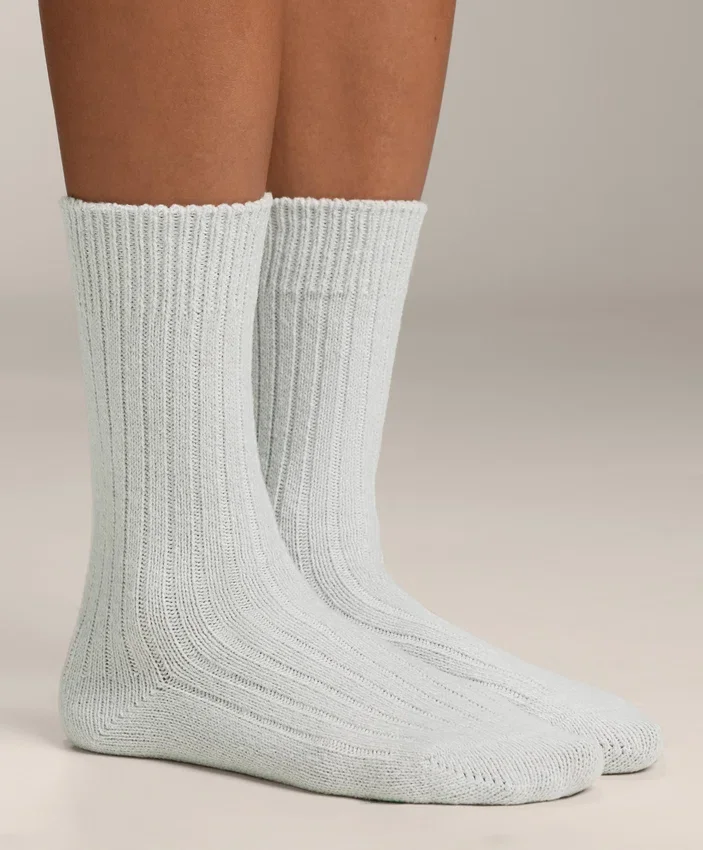 2 Paar klassische gerippte Socken 2 Paar klassische gerippte Socken