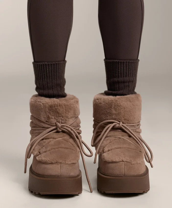 2 Paar klassische gerippte Socken 2 Paar klassische gerippte Socken
