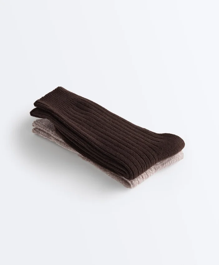 2 Paar klassische gerippte Socken 2 Paar klassische gerippte Socken