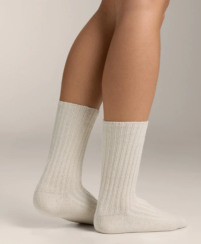 2 Paar klassische Rippensocken 2 Paar klassische Rippensocken