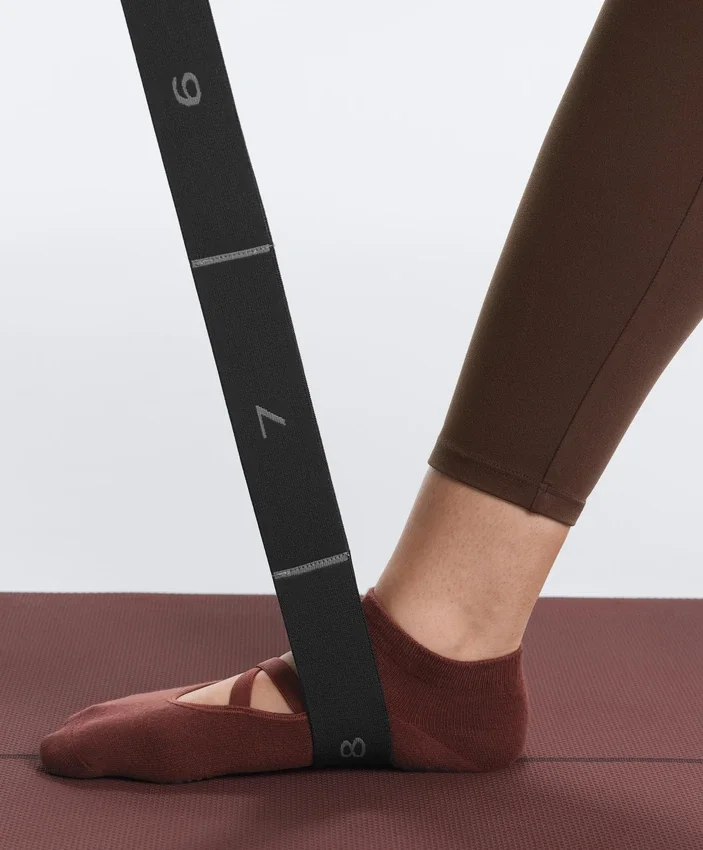 2 Paar Sneaker-Socken aus Baumwollmischung für Yoga und Pilates mit gekreuzten Bändern 2 Paar Sneaker-Socken aus Baumwollmischung für Yoga und Pilates mit gekreuzten Bändern