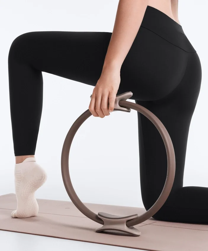 2 Paar Sneaker-Socken aus Polyamid-Mischung für Yoga und Pilates 2 Paar Sneaker-Socken aus Polyamid-Mischung für Yoga und Pilates