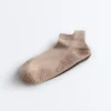 2 Paar Sneaker-Socken aus Polyamid-Mischung für Yoga und Pilates 2 Paar Sneaker-Socken aus Polyamid-Mischung für Yoga und Pilates