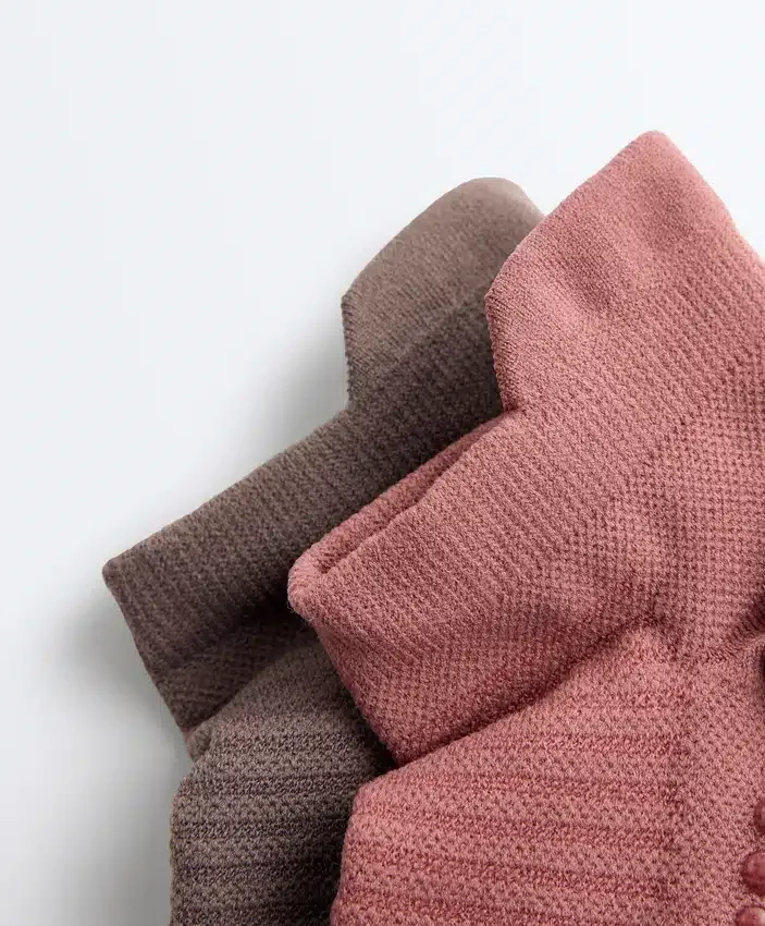 2 Paar Sneaker-Socken aus Polyamid-Mischung für Yoga und Pilates 2 Paar Sneaker-Socken aus Polyamid-Mischung für Yoga und Pilates
