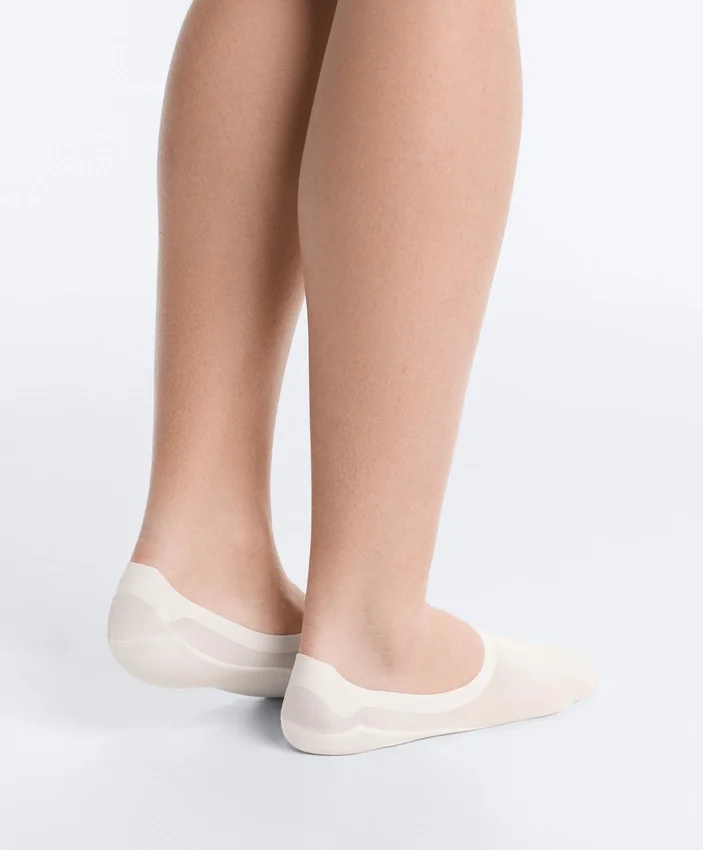 2 Paar unsichtbare, hochgeschnittene Socken aus Mikrofaser 2 Paar unsichtbare, hochgeschnittene Socken aus Mikrofaser