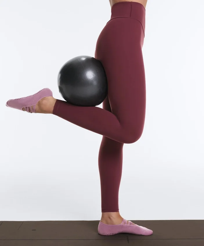 2 Paar unsichtbare Yoga- und Pilates-Socken aus Polyamid-Mischgewebe mit doppelten Bändern 2 Paar unsichtbare Yoga- und Pilates-Socken aus Polyamid-Mischgewebe mit doppelten Bändern