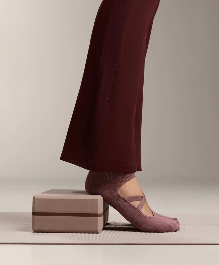 2 Paar Yoga- und Pilates-Socken aus Baumwollmischung mit gekreuzten Bändern 2 Paar Yoga- und Pilates-Socken aus Baumwollmischung mit gekreuzten Bändern