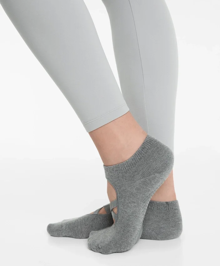 2 Paar Yoga- und Pilates-Socken aus Baumwollmischung mit gekreuzten Bändern 2 Paar Yoga- und Pilates-Socken aus Baumwollmischung mit gekreuzten Bändern