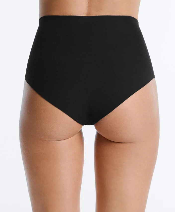 2 unsichtbare klassische Slips aus Baumwollmischung mit mittlerer Leibhöhe 2 unsichtbare klassische Slips aus Baumwollmischung mit mittlerer Leibhöhe