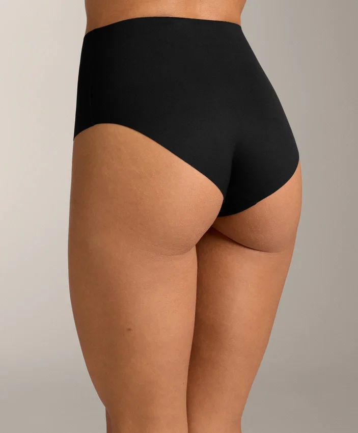 2 unsichtbare, mittelhohe klassische Slips aus Polyamidmischung 2 unsichtbare, mittelhohe klassische Slips aus Polyamidmischung