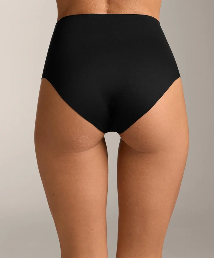 2 unsichtbare, mittelhohe klassische Slips aus Polyamidmischung 2 unsichtbare, mittelhohe klassische Slips aus Polyamidmischung