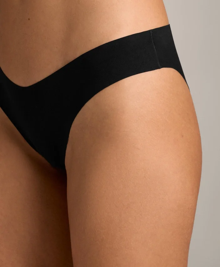 3 klassische Bikinis-Slips aus nahtloser Polyamidmischung mit V-Ausschnitt 3 klassische Bikinis-Slips aus nahtloser Polyamidmischung mit V-Ausschnitt