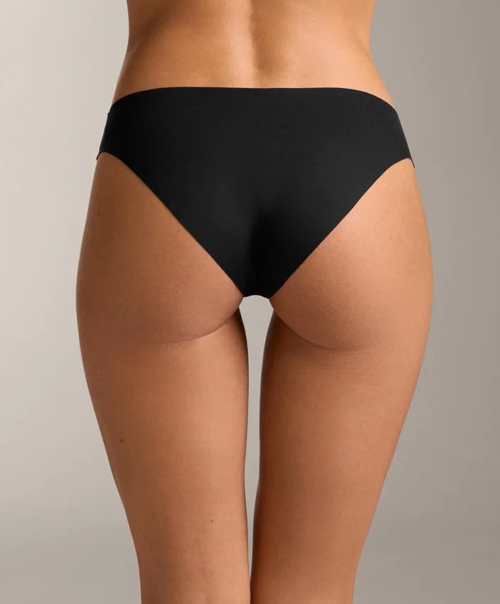 3 klassische Bikinis-Slips aus nahtloser Polyamidmischung mit V-Ausschnitt 3 klassische Bikinis-Slips aus nahtloser Polyamidmischung mit V-Ausschnitt