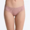 3 klassische Slips aus geripptem Baumwollstoff 3 klassische Slips aus geripptem Baumwollstoff