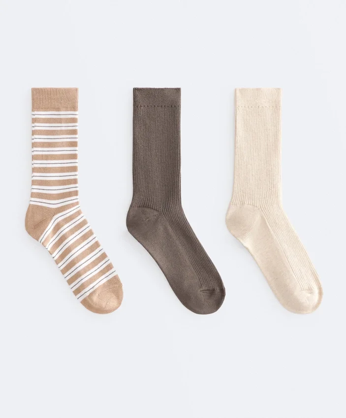 3 Paar klassische Socken aus Baumwollmischung 3 Paar klassische Socken aus Baumwollmischung