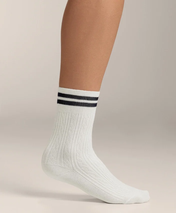 3 Paar klassische Socken aus Baumwollmischung 3 Paar klassische Socken aus Baumwollmischung