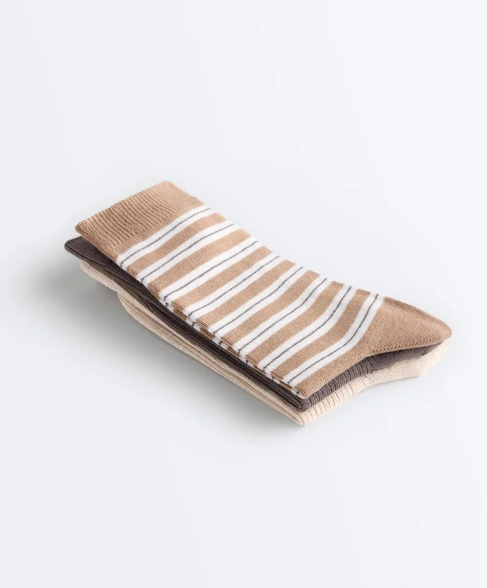 3 Paar klassische Socken aus Baumwollmischung 3 Paar klassische Socken aus Baumwollmischung
