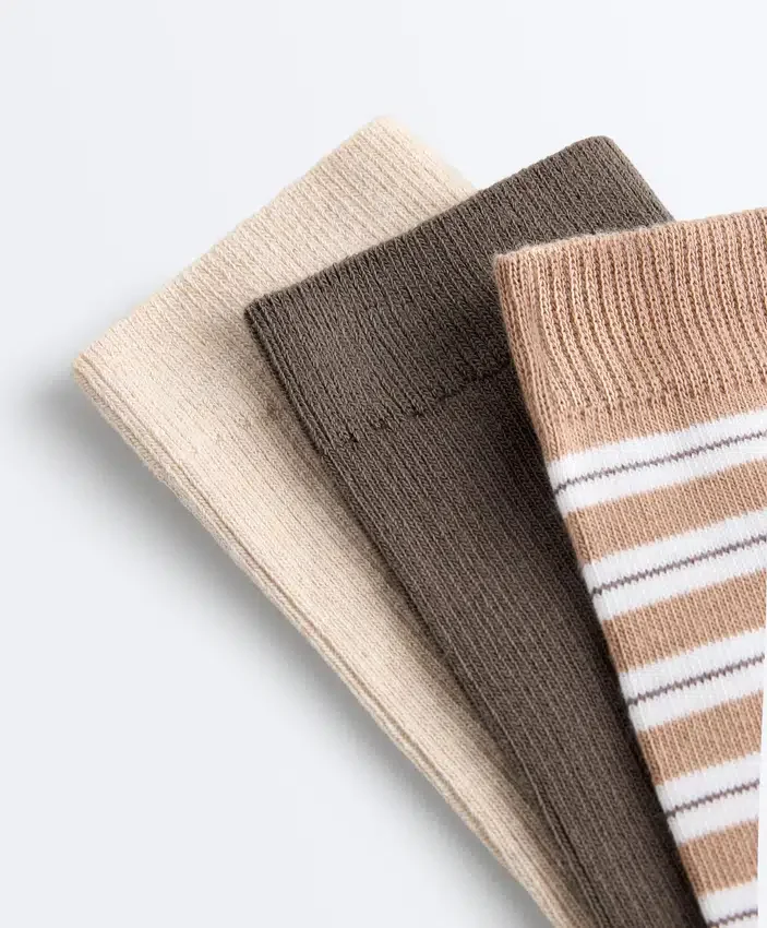 3 Paar klassische Socken aus Baumwollmischung 3 Paar klassische Socken aus Baumwollmischung