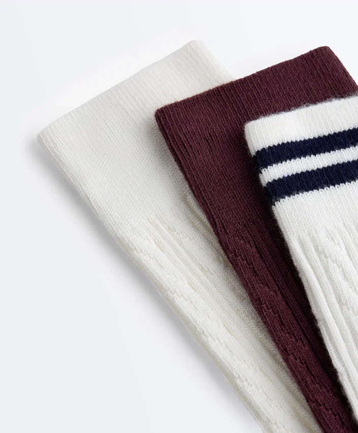 3 Paar klassische Socken aus Baumwollmischung 3 Paar klassische Socken aus Baumwollmischung