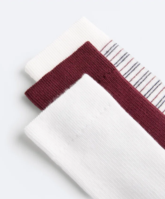 3 Paar klassische Socken aus Baumwollmischung 3 Paar klassische Socken aus Baumwollmischung