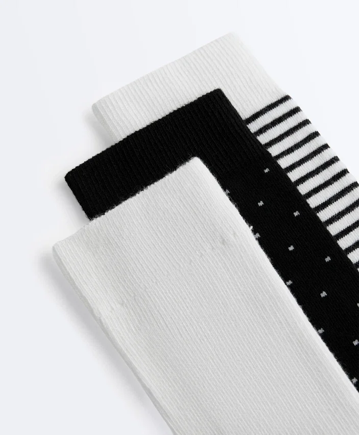 3 Paar klassische Socken aus Baumwollmischung 3 Paar klassische Socken aus Baumwollmischung