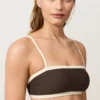 Bandeau-Bikini mit Kontrastbesatz