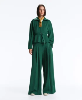 baumwoll piqu jacke mit grtel 2 280x339 - Weite Piqu&eacute;-Hose aus Baumwolle mit Falten
