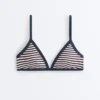 Bikini-Oberteil im Triangel-Schnitt mit strukturierten Streifen und Besatz Bikini-Oberteil im Triangel-Schnitt mit strukturierten Streifen und Besatz