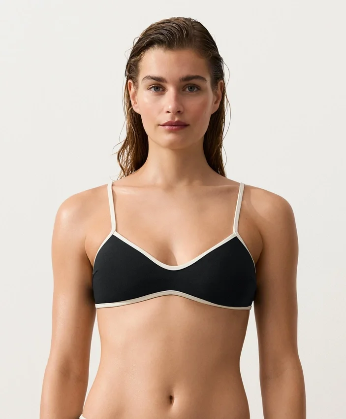Bikini-Oberteil mit Kontrastbesatz Bikini-Oberteil mit Kontrastbesatz