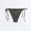 Bikini-Slip mit mittlerer Bedeckung und Bindebändern aus Jacquard mit Washed-Effekt