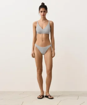 Bikinis-Slip mit mittlerer Bedeckung, U-Ausschnitt und Jacquard-Stoff mit Polka-Dot-Muster Bikinis-Slip mit mittlerer Bedeckung, U-Ausschnitt und Jacquard-Stoff mit Polka-Dot-Muster