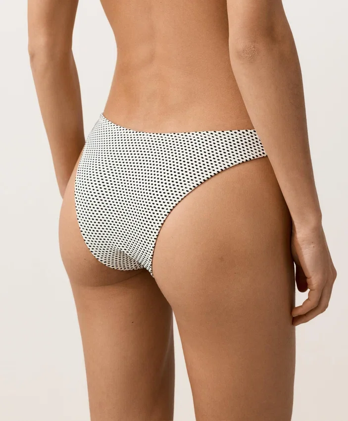Bikinis-Slip mit mittlerer Bedeckung, U-Ausschnitt und Jacquard-Stoff mit Polka-Dot-Muster Bikinis-Slip mit mittlerer Bedeckung, U-Ausschnitt und Jacquard-Stoff mit Polka-Dot-Muster