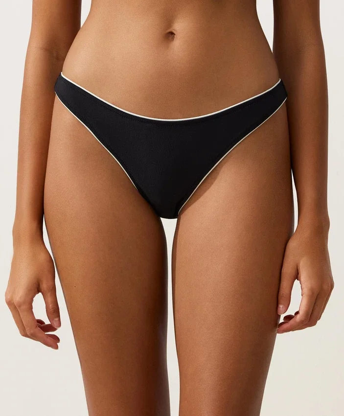 Bikinis-Slip mit mittlerer Bedeckung, U-Ausschnitt und Paspelierung Bikinis-Slip mit mittlerer Bedeckung, U-Ausschnitt und Paspelierung