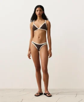 Bikinis-Slip mit U-Ausschnitt, mittlerer Bedeckung und Kontrastbesatz Bikinis-Slip mit U-Ausschnitt, mittlerer Bedeckung und Kontrastbesatz