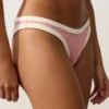 Bikinis-Slip mit U-Ausschnitt, mittlerer Bedeckung und Kontrastbesatz Bikinis-Slip mit U-Ausschnitt, mittlerer Bedeckung und Kontrastbesatz
