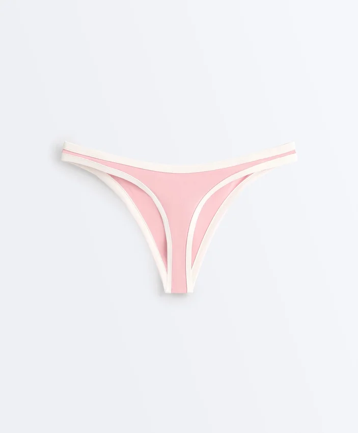 Bikinis-Slip mit U-Ausschnitt, mittlerer Bedeckung und Kontrastbesatz Bikinis-Slip mit U-Ausschnitt, mittlerer Bedeckung und Kontrastbesatz