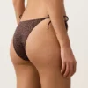 Bikinis-Slips mit mittlerer Bedeckung und Bindebändern im Leopardenmuster Bikinis-Slips mit mittlerer Bedeckung und Bindebändern im Leopardenmuster