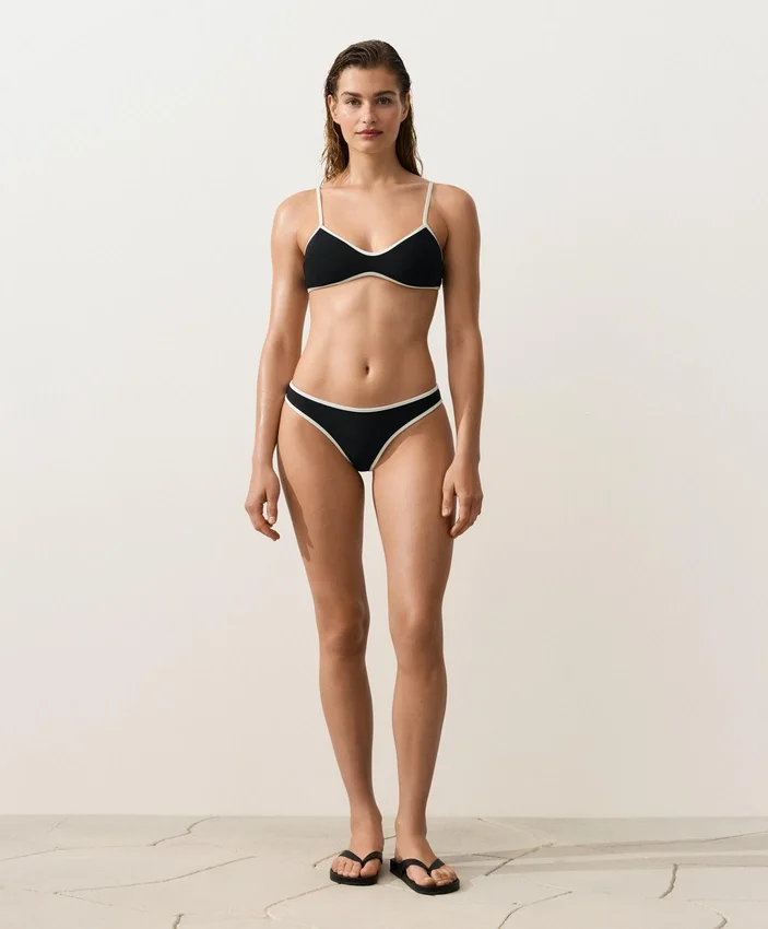 Bikinis-Slips mit U-Ausschnitt und kontrastfarbener Paspel Bikinis-Slips mit U-Ausschnitt und kontrastfarbener Paspel