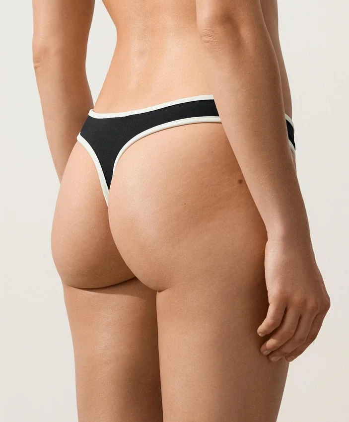 Bikinis-Slips mit U-Ausschnitt und kontrastfarbener Paspel Bikinis-Slips mit U-Ausschnitt und kontrastfarbener Paspel