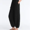 Bloomer-Hose aus 100 % Cupro Bloomer-Hose aus 100 % Cupro