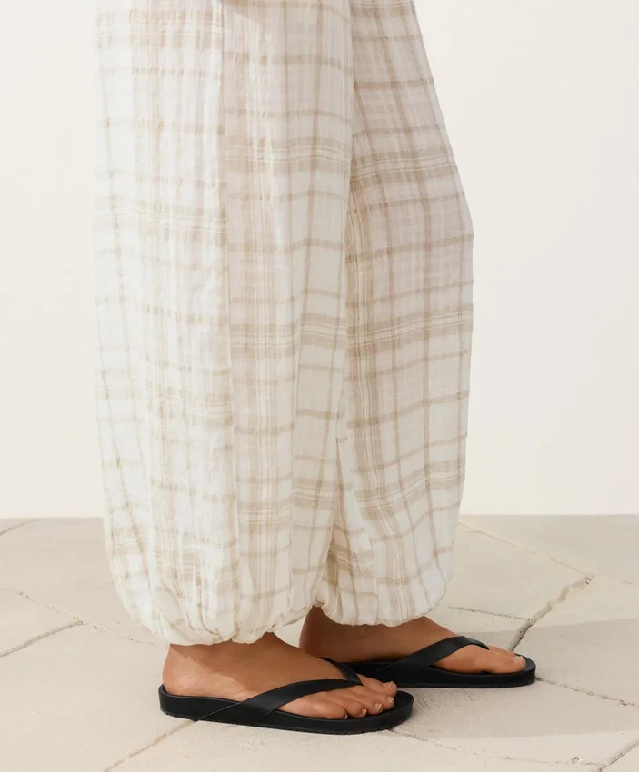 Bloomer-Hose aus Leinen- und Lyocell-Mischgewebe Bloomer-Hose aus Leinen- und Lyocell-Mischgewebe