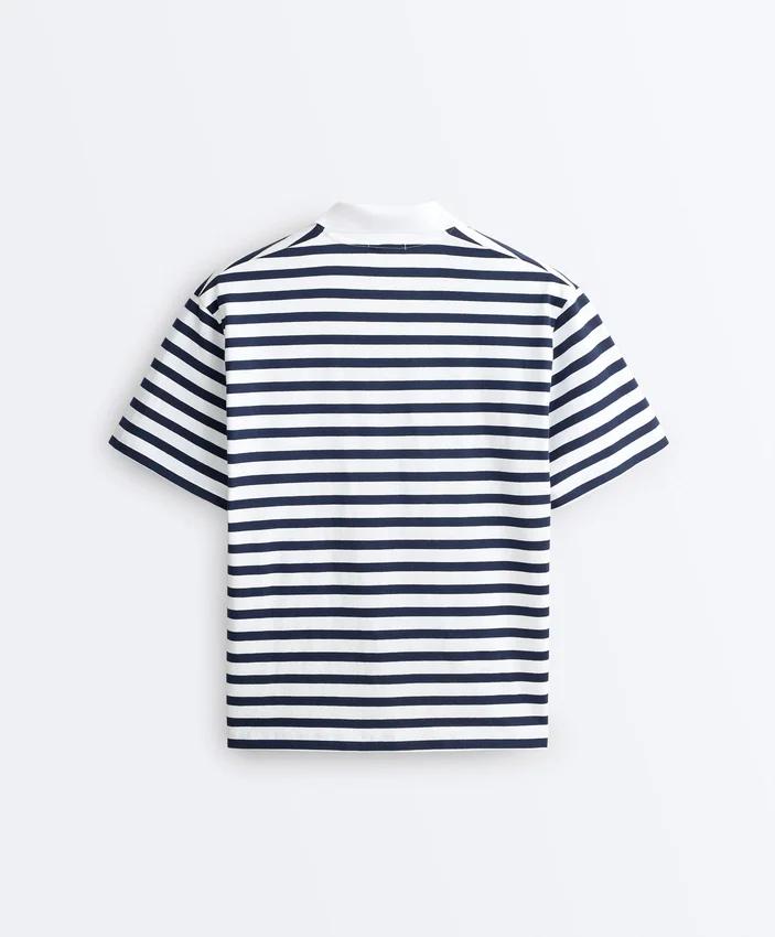 Boxy Kurzarm-T-Shirt aus Baumwollmischung mit Rollkragen Boxy Kurzarm-T-Shirt aus Baumwollmischung mit Rollkragen