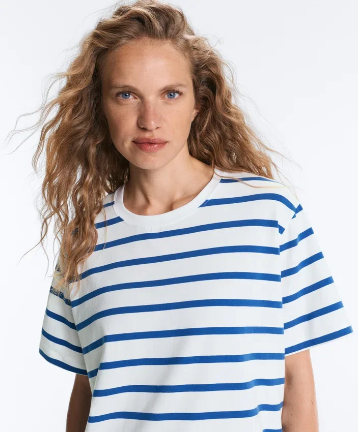 Boxy T-Shirt aus Baumwollmischung mit kurzen Ärmeln Boxy T-Shirt aus Baumwollmischung mit kurzen Ärmeln