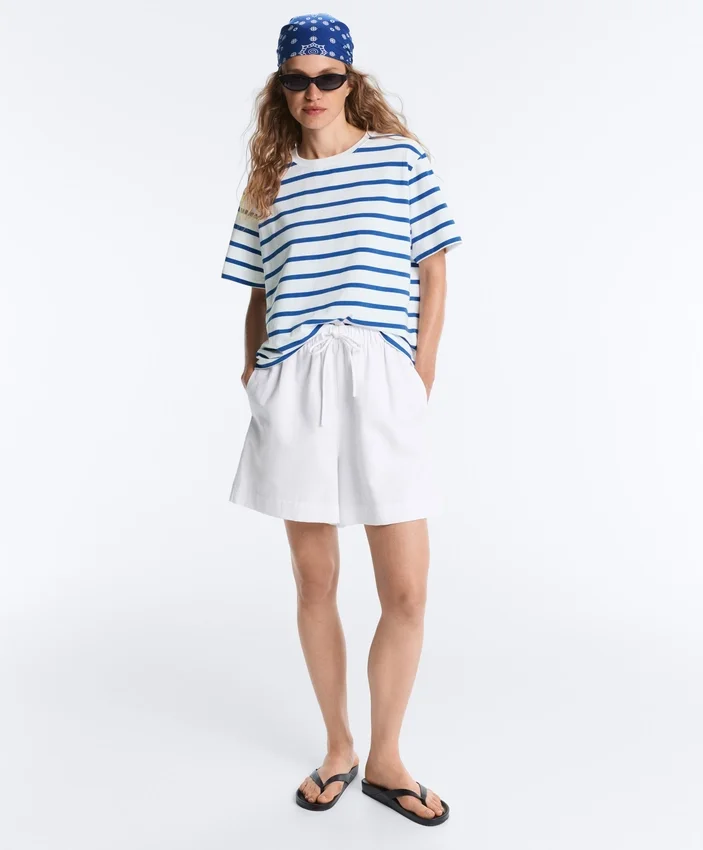 Boxy T-Shirt aus Baumwollmischung mit kurzen Ärmeln Boxy T-Shirt aus Baumwollmischung mit kurzen Ärmeln